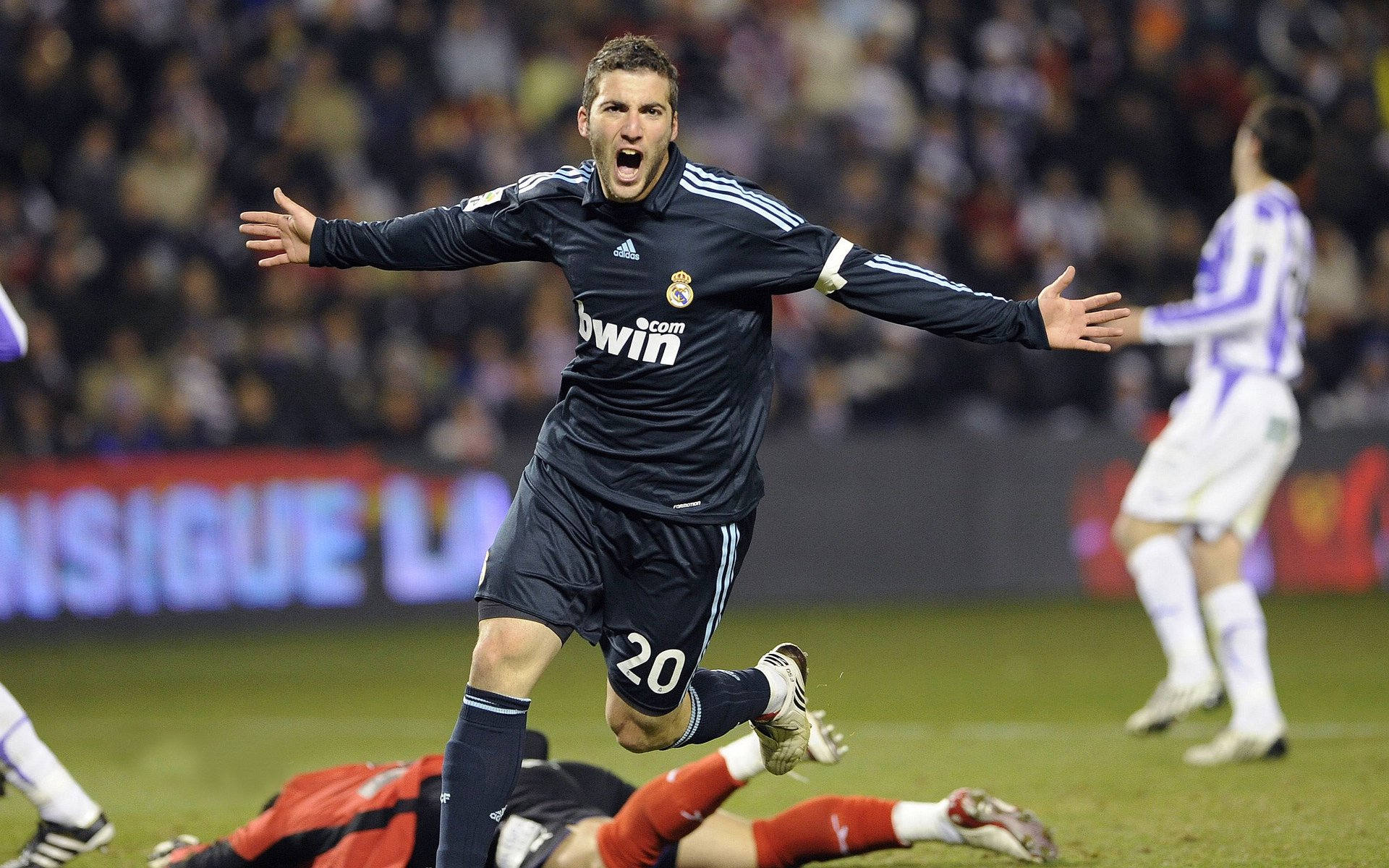 职业联赛视频回看系统优化提升判罚透明度，联赛录像